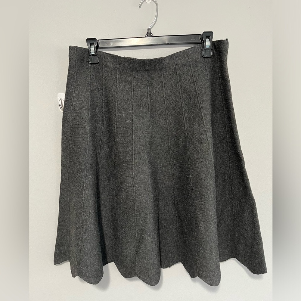 Women’s Knit Gray Skirt